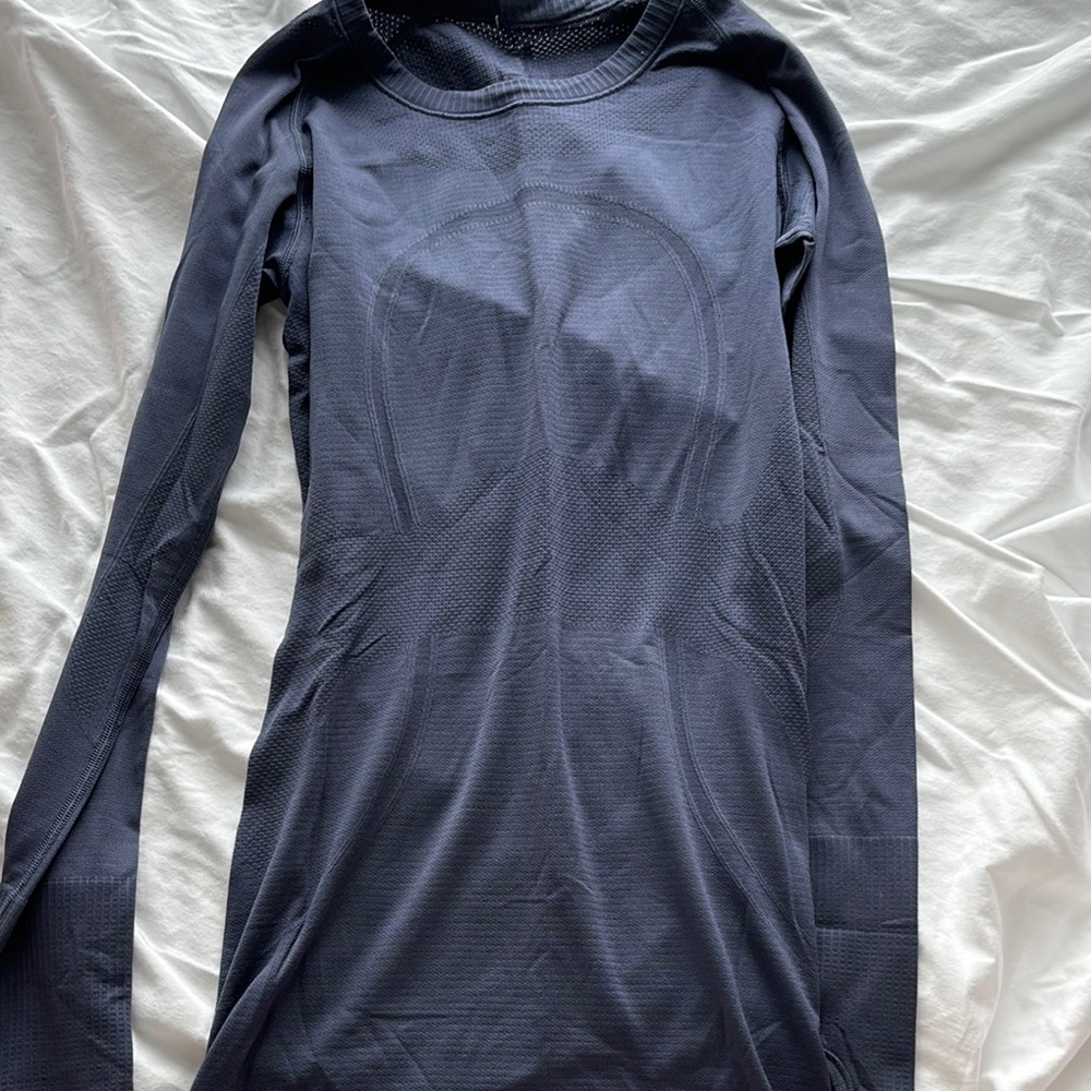 Lulu Long sleeve swiftly tech size 6